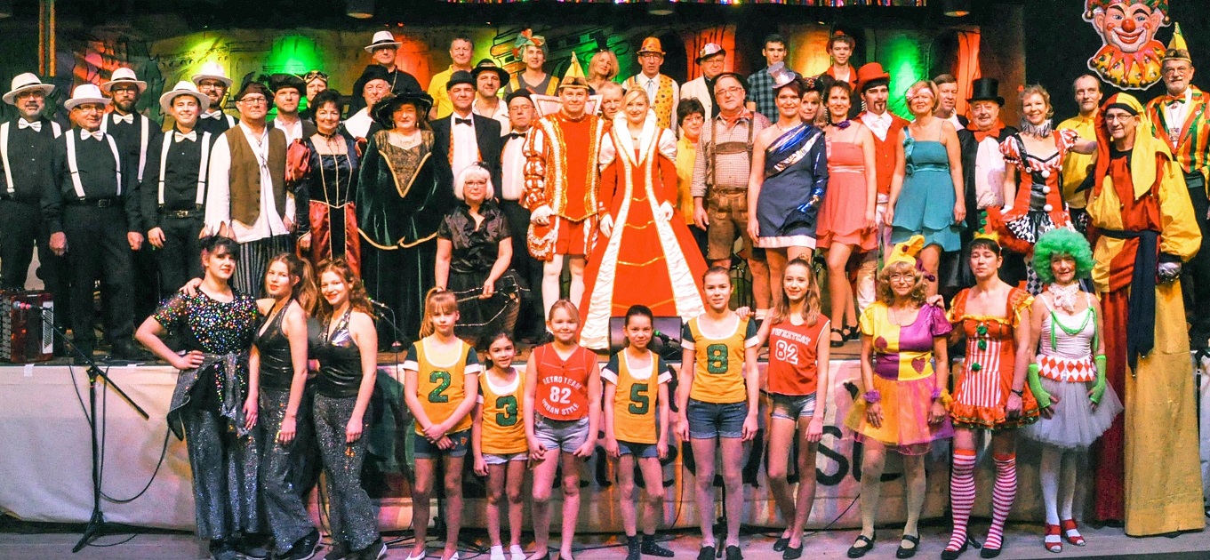 Gruppenbild des Rheinsberger Carneval Club im Schlosstheater