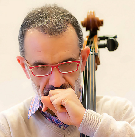 Marco Testori mit Cello